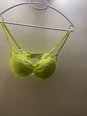 Victoria Secret Bra Neon Green Lace Lined Demi Cup Underwired